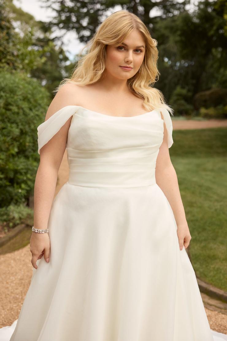 Off-Shoulder Princess Wedding Dress With Pockets RIANNE Thumbnail Image