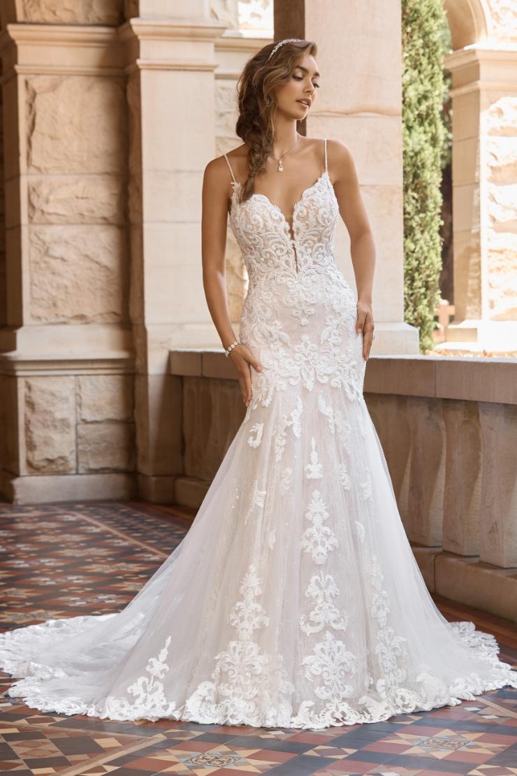 Sophisticated Wedding Dress with Hand-Sewn Lace Yuuki Thumbnail Image