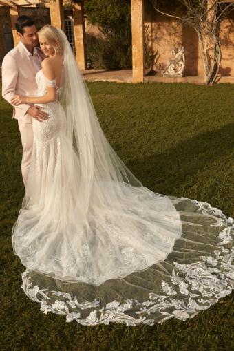 Graceful Soft Tulle Veil with Lace Details $0 default thumbnail