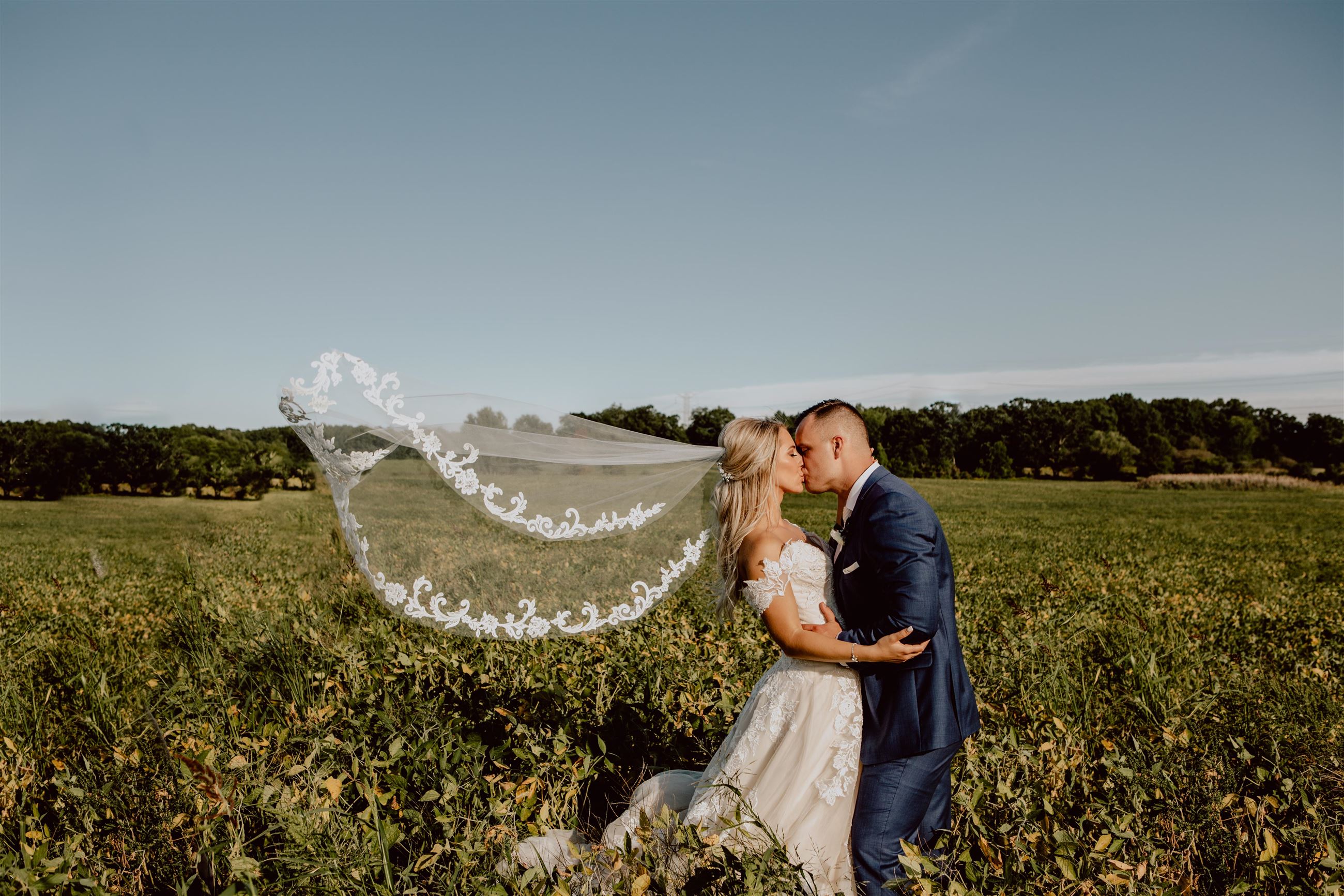 Real bride Leanne captured by Kristen Hernandez Photography