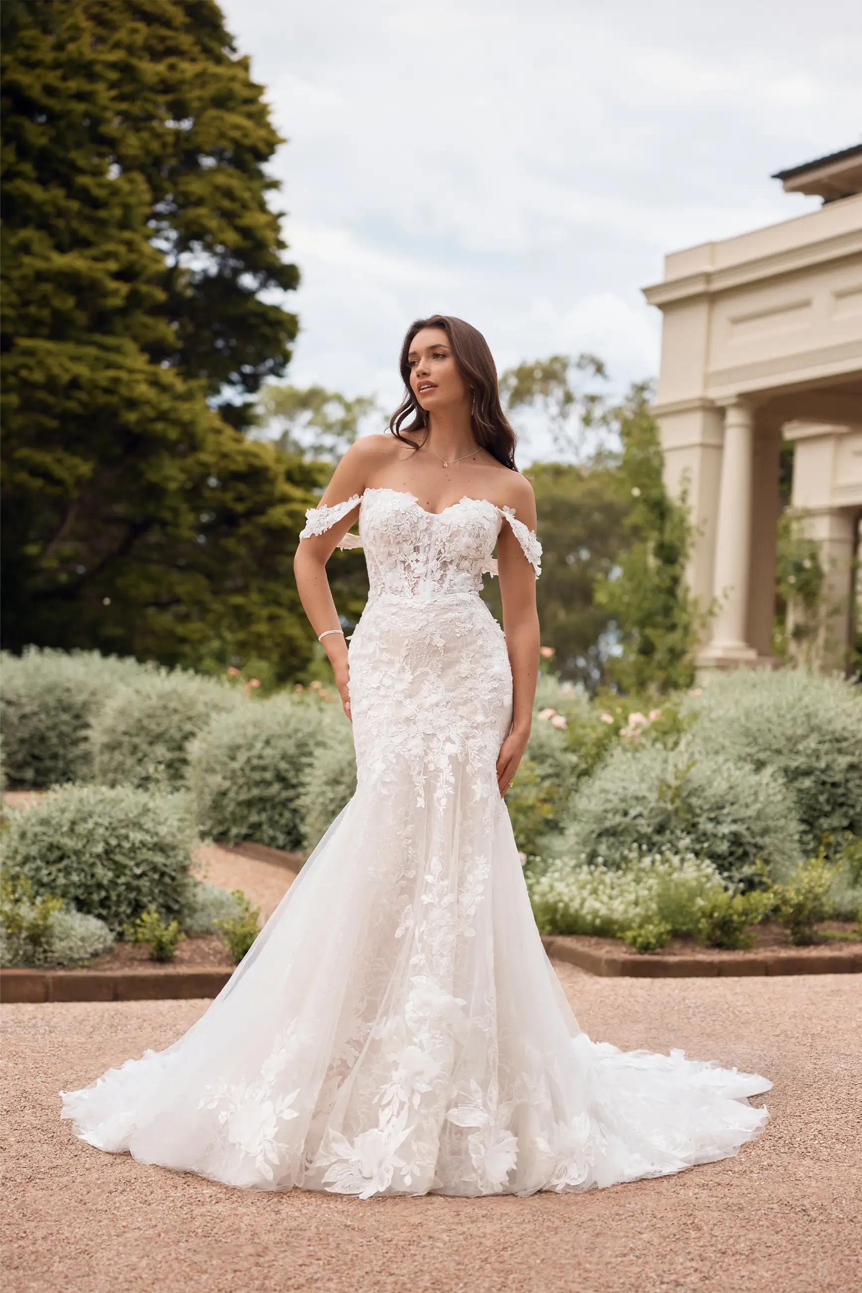 Sexy Mermaid Wedding Dress with Modern Sweetheart Neckline Paris $1 autoplay loop mute thumbnail